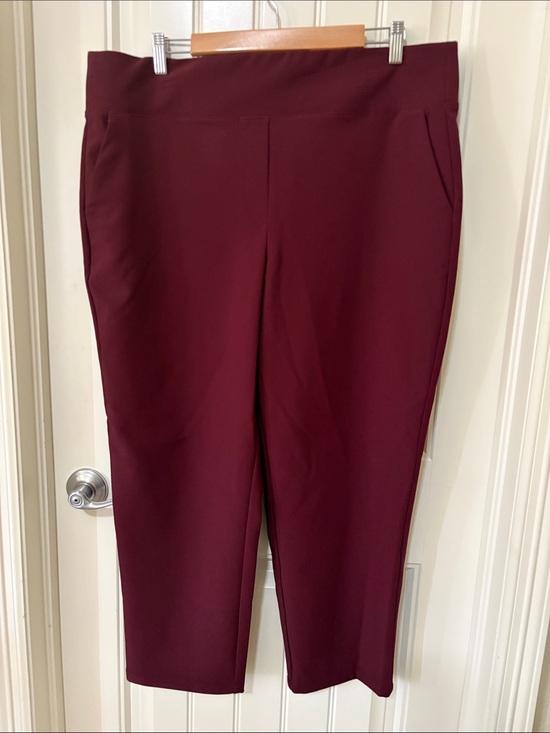 Nine West Pants - NWT Nine West Cropped Pull-On Pants in Deep Burgundy